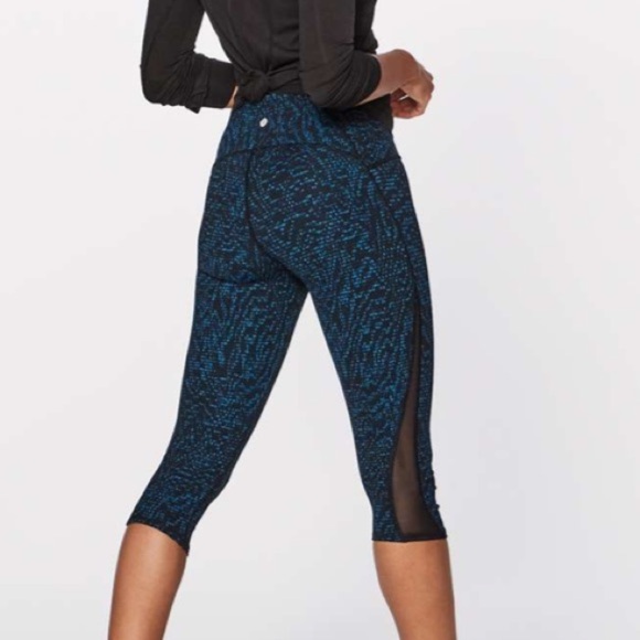 Lululemon Train Times Crop - Picture 2 of 5